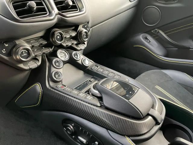 Aston Martin V8 V8