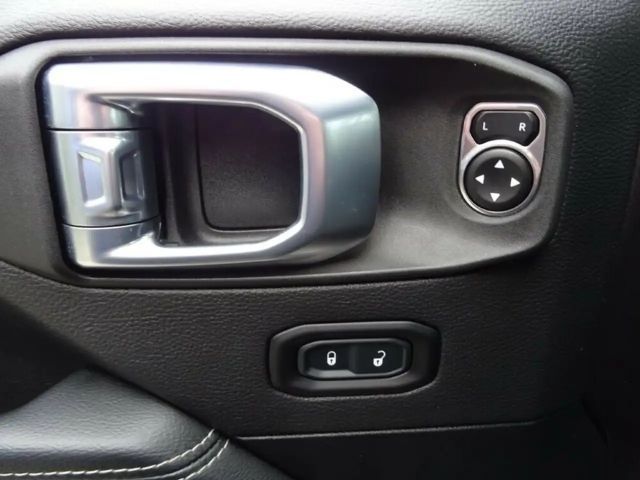 Jeep Wrangler 4xe Sahara