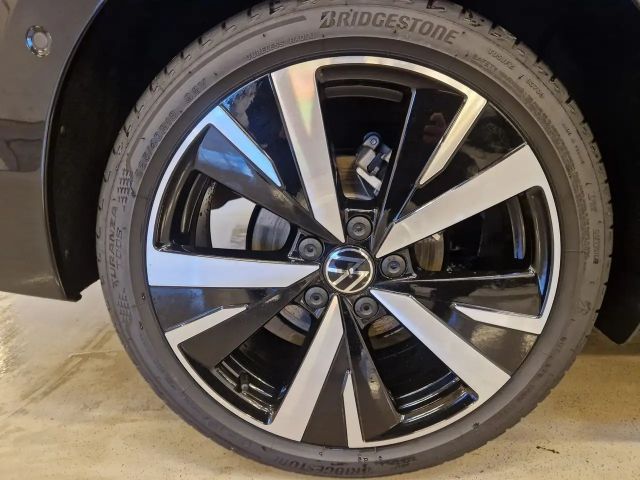 Volkswagen Golf Business DSG Variant