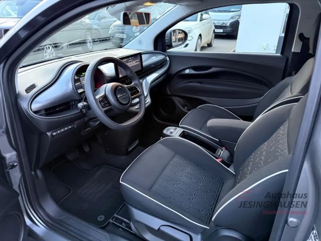 Fiat 500e +Keyless+Klimaaut.+Rückfahrkam.+PDC+Sitzheiz.