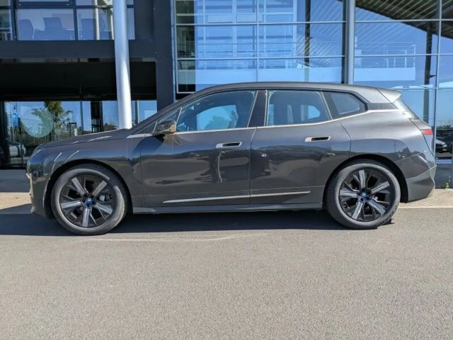 BMW iX xDrive50