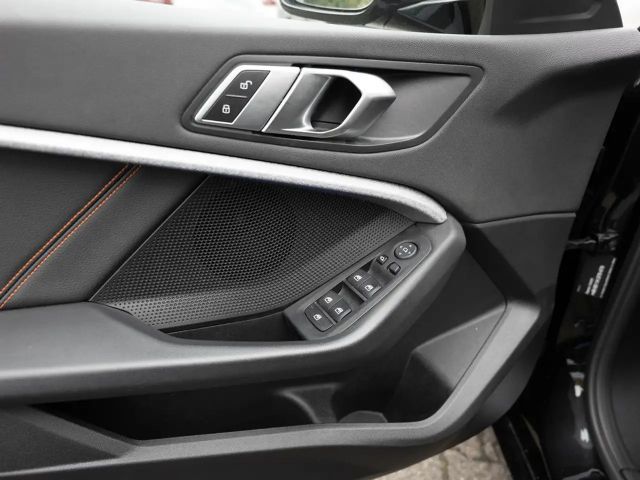 BMW 118 118i Sedan Sport Line