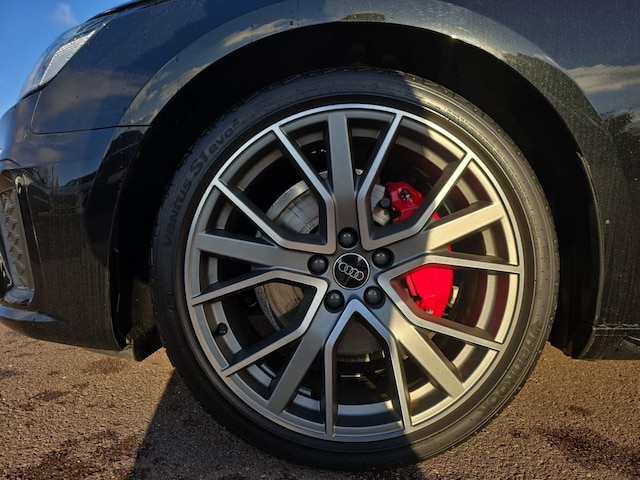 Audi A4 40 TDI Avant Quattro S-Line S-Tronic