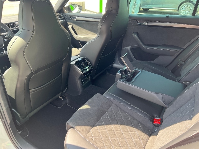 Skoda Superb 2.0 TDI Combi