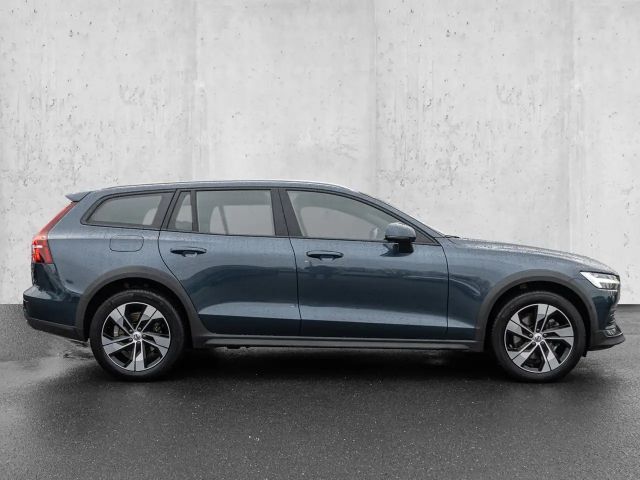 Volvo V60 Cross Country AWD Plus