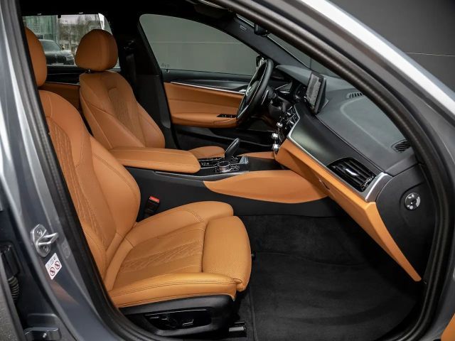 BMW 530 530e M-Sport Touring xDrive