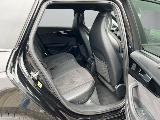 Audi A4 40 TFSI Avant Quattro S-Line S-Tronic