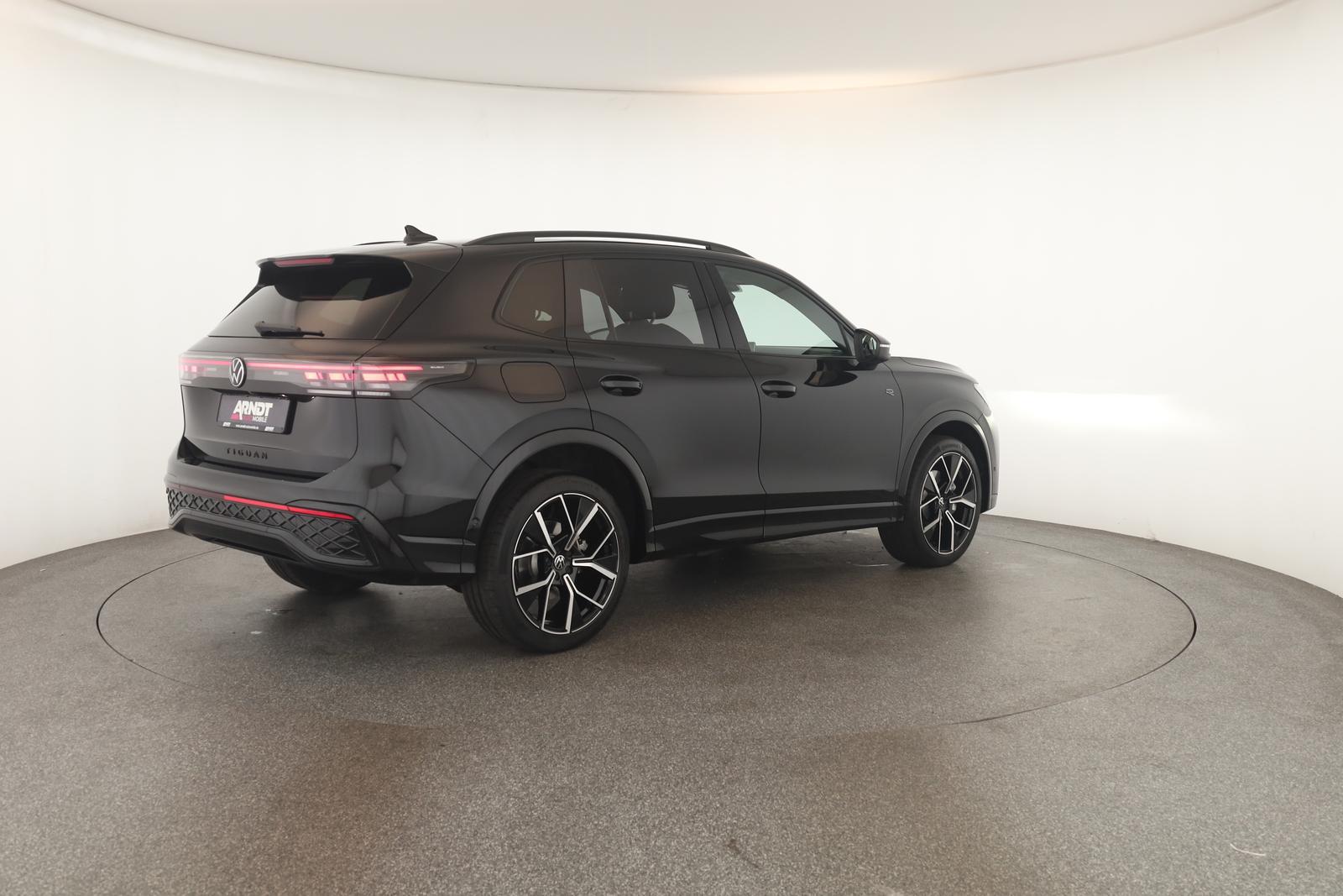 Volkswagen Tiguan 2.0 TSI DSG IQ.Drive R-Line