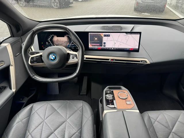 BMW iX xDrive50
