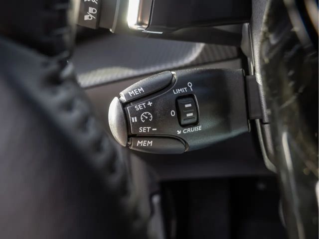 Peugeot E-208 Allure Pack Hybrid