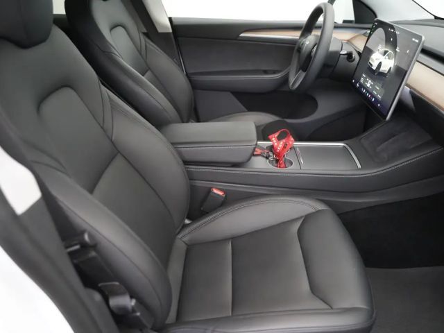 Tesla Model Y AWD Long Range