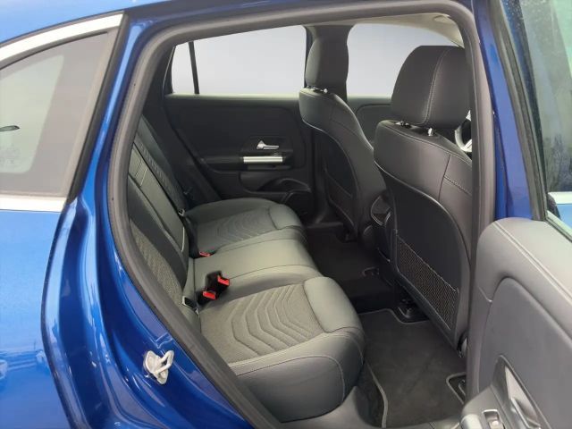 Mercedes-Benz EQA 300 Advanced