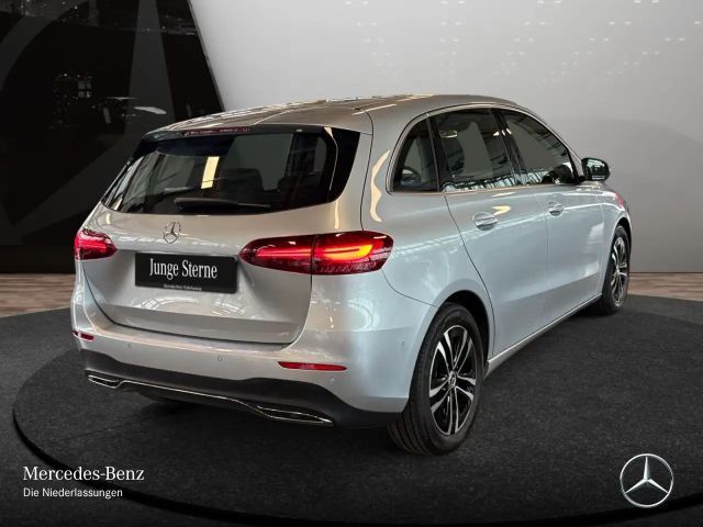 Mercedes-Benz B 200 Progressive Sedan