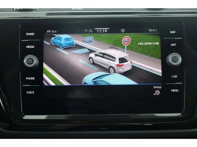 Volkswagen Touran 1.5 TSI DSG R-Line