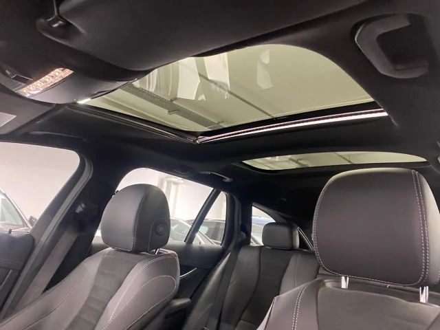 Mercedes-Benz E 300 AMG Line E 300 de