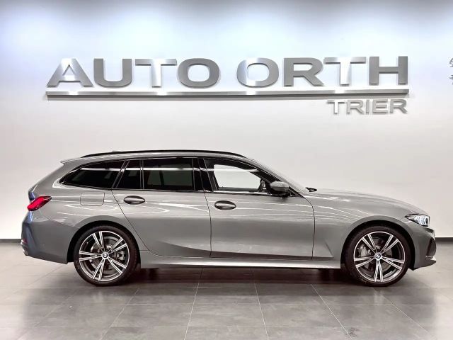 BMW 330 330d Touring xDrive