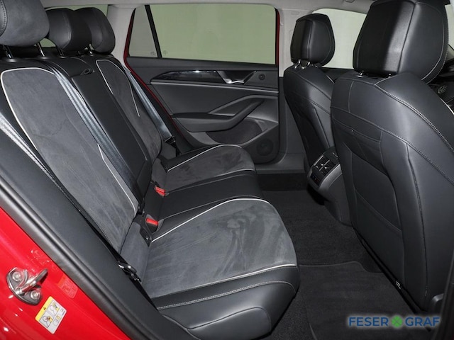 Volkswagen Passat 1.5 eTSI Business Variant