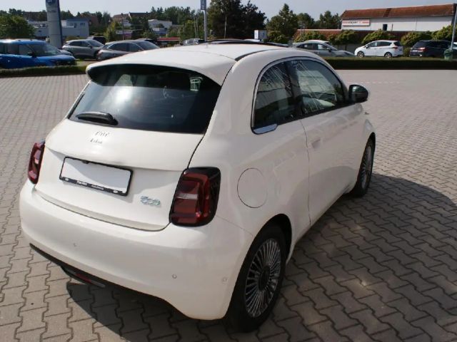 Fiat 500e La Prima