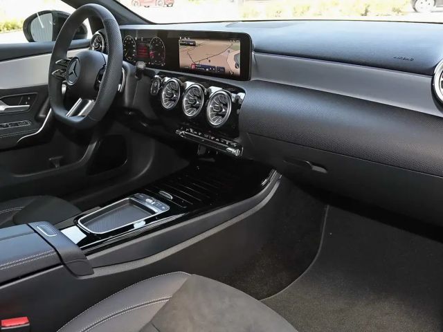 Mercedes-Benz A 200 AMG Line