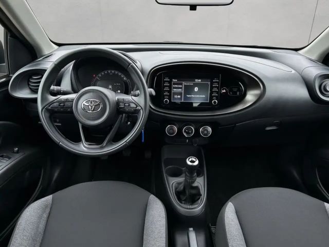 Toyota Aygo X 1.0 VVT-i Hatchback Play