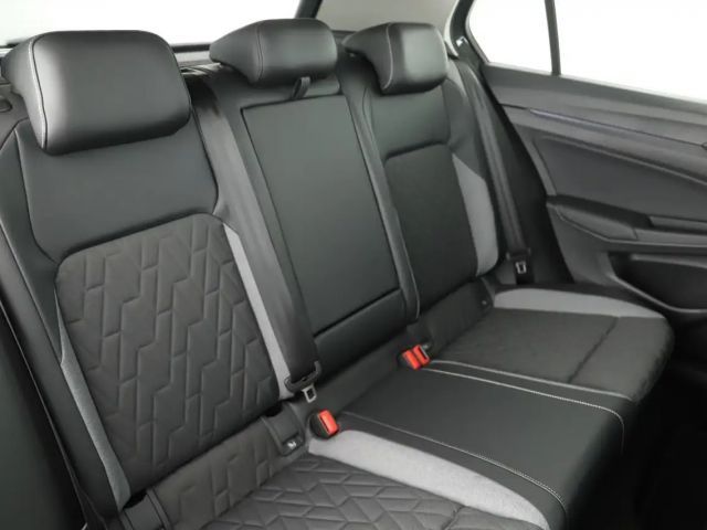 Volkswagen Golf 1.5 TSI Golf VIII IQ.Drive