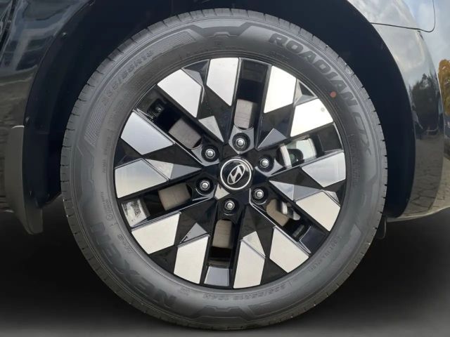 Hyundai Staria Signature