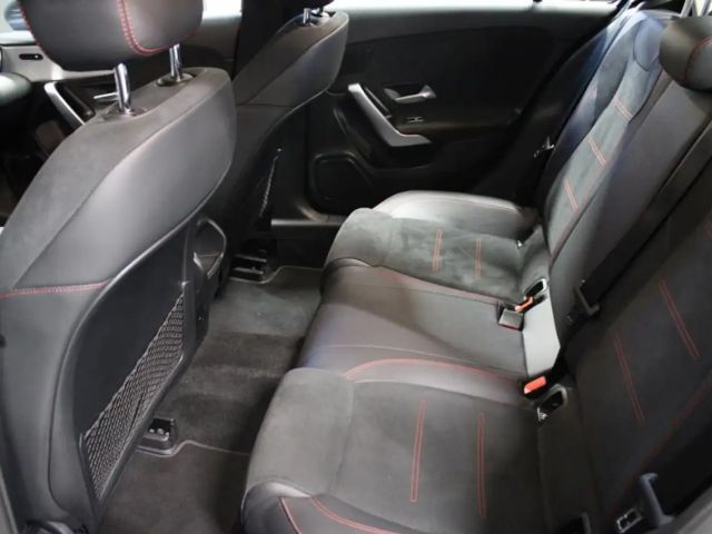 Mercedes-Benz A 250 A 250 e AMG Line