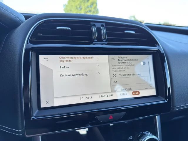 Jaguar XE AWD D200 R-Dynamic S