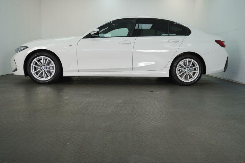 BMW 330 330i Sedan xDrive