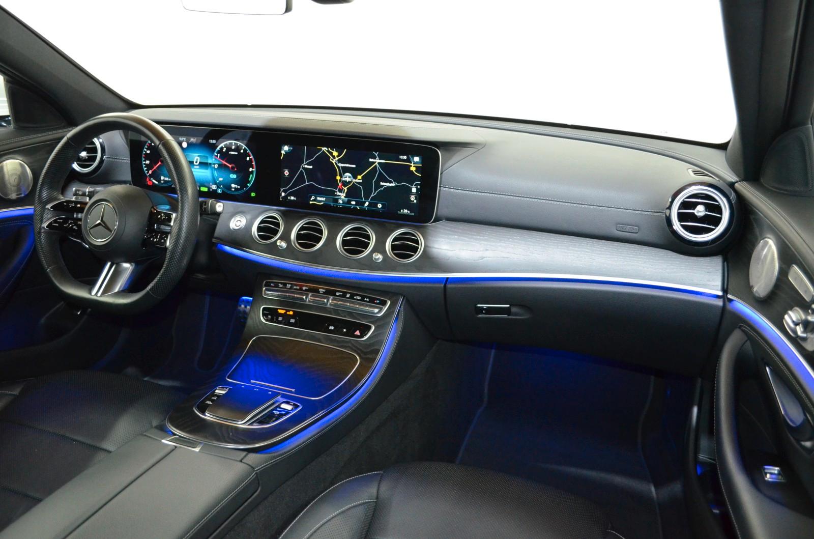 Mercedes-Benz E 300 4MATIC E 300 de Sedan