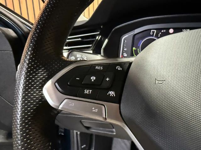 Volkswagen Passat DSG GTE Variant