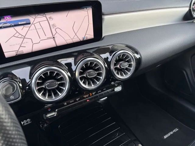 Mercedes-Benz CLA 200 CLA 200 d Sedan