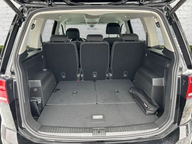 Volkswagen Touran 1.5 TSI DSG R-Line