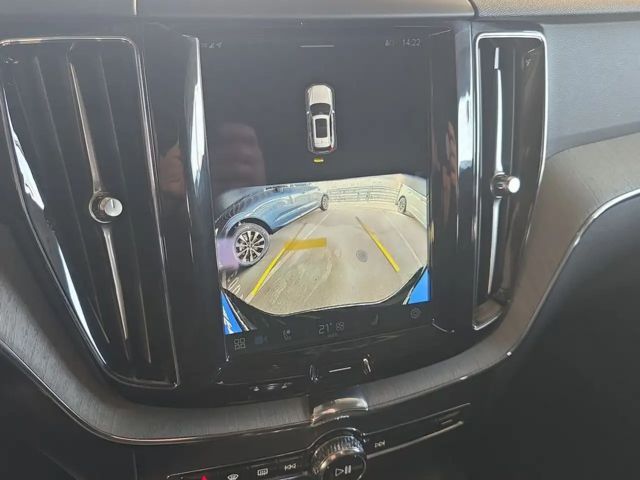 Volvo XC60 AWD Dark Plus