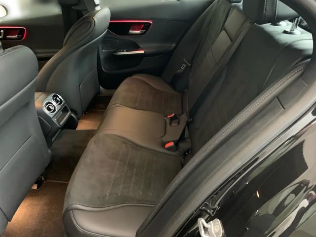 Mercedes-Benz C 300 4MATIC AMG Line Sedan