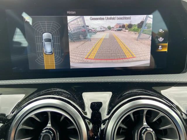 Mercedes-Benz A 200 A 200 d AMG Line