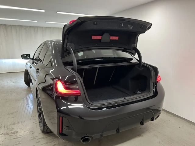 BMW 330 330d M-Sport Sedan xDrive