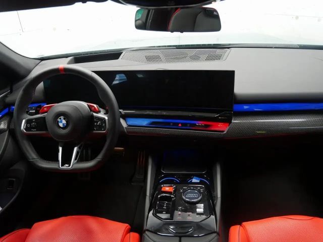 BMW M5 xDrive