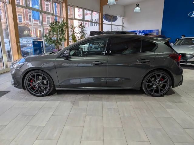 Ford Focus ST Line