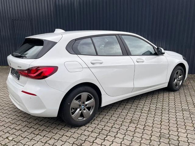 BMW 118 118i 5-deurs Sedan