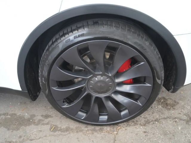 Tesla Model Y Performance