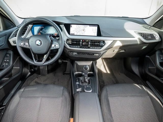 BMW 118 118i 5-deurs Sedan