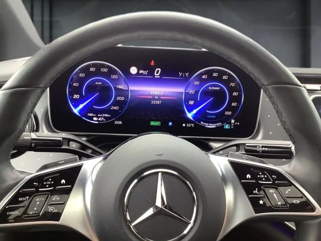 Mercedes-Benz EQE 300 Sedan