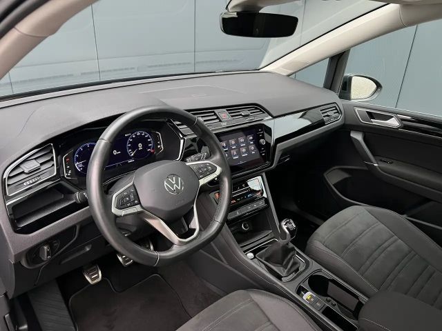 Volkswagen Touran 1.5 TSI Highline R-Line