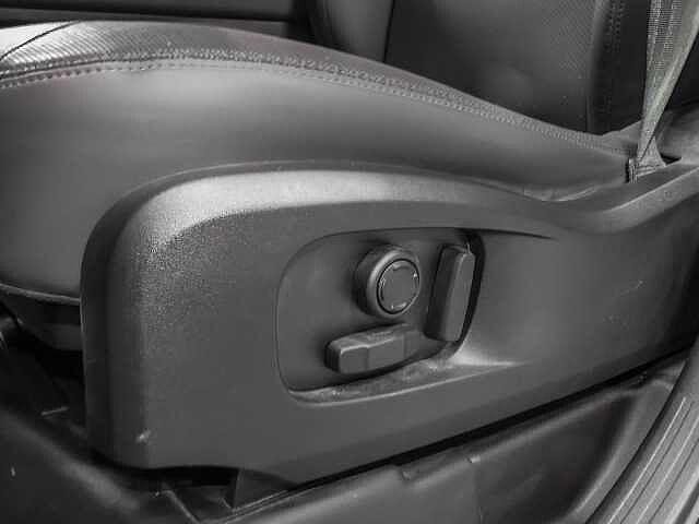 Land Rover Defender 110 Dynamic SE