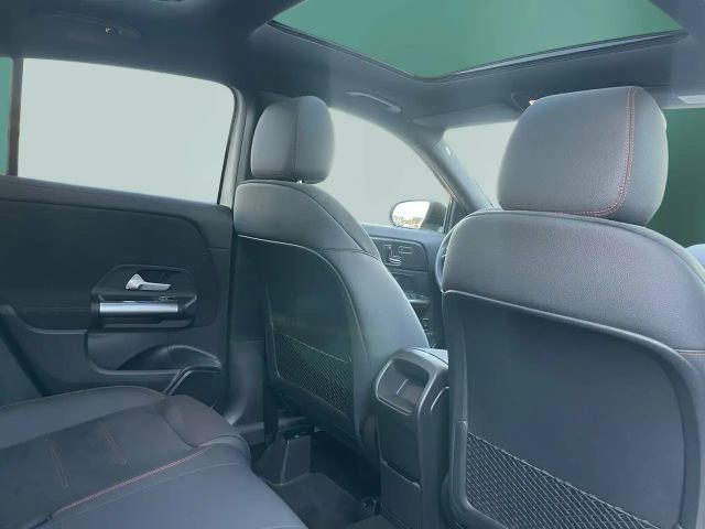 Mercedes-Benz GLA 220 4MATIC AMG Line