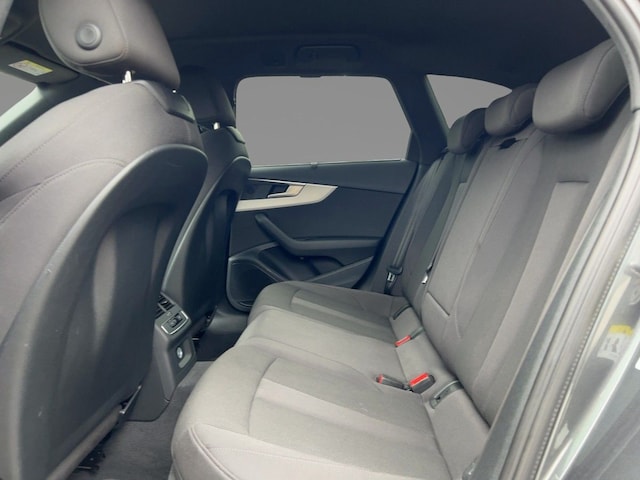 Audi A4 40 TFSI Avant Quattro S-Line S-Tronic