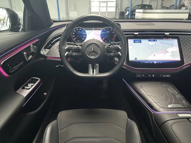 Mercedes-Benz E 200 AMG Line Sedan