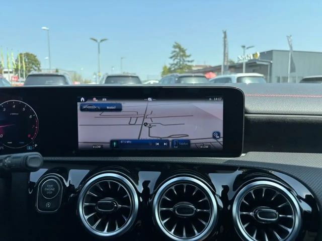 Mercedes-Benz CLA 200 AMG Line Coupé