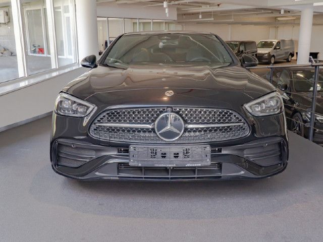 Mercedes-Benz C 200 AMG Line Sedan